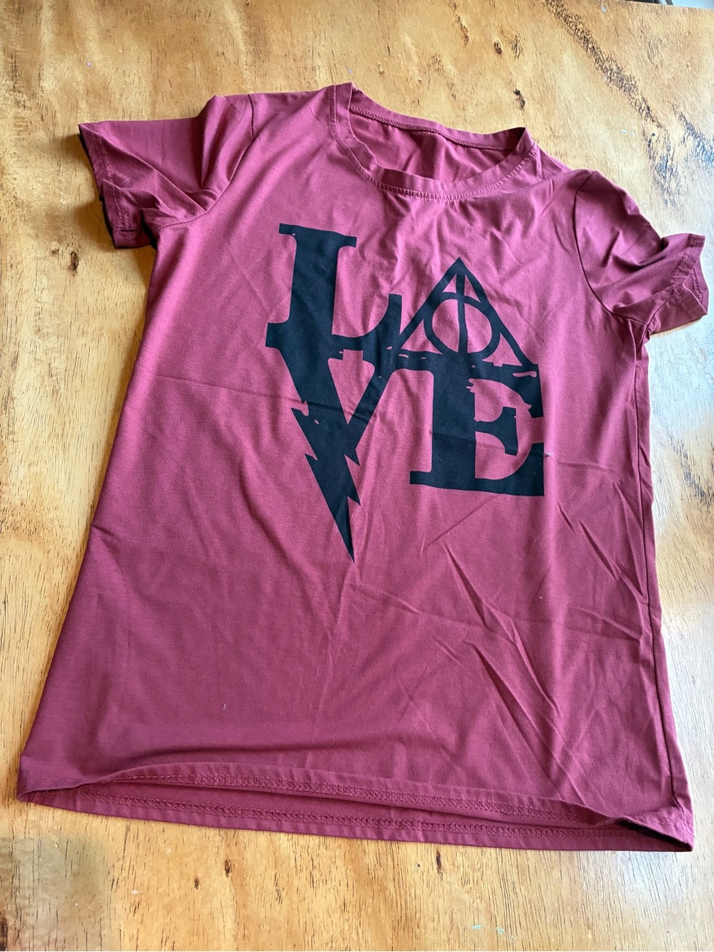 Harry Potter Maroon Graphic 'LOVE' Tee NEW